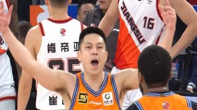 雷纳特后防成急救点,球队需加强整体防守 雷纳特后防成急救点,球队需加强整体防守