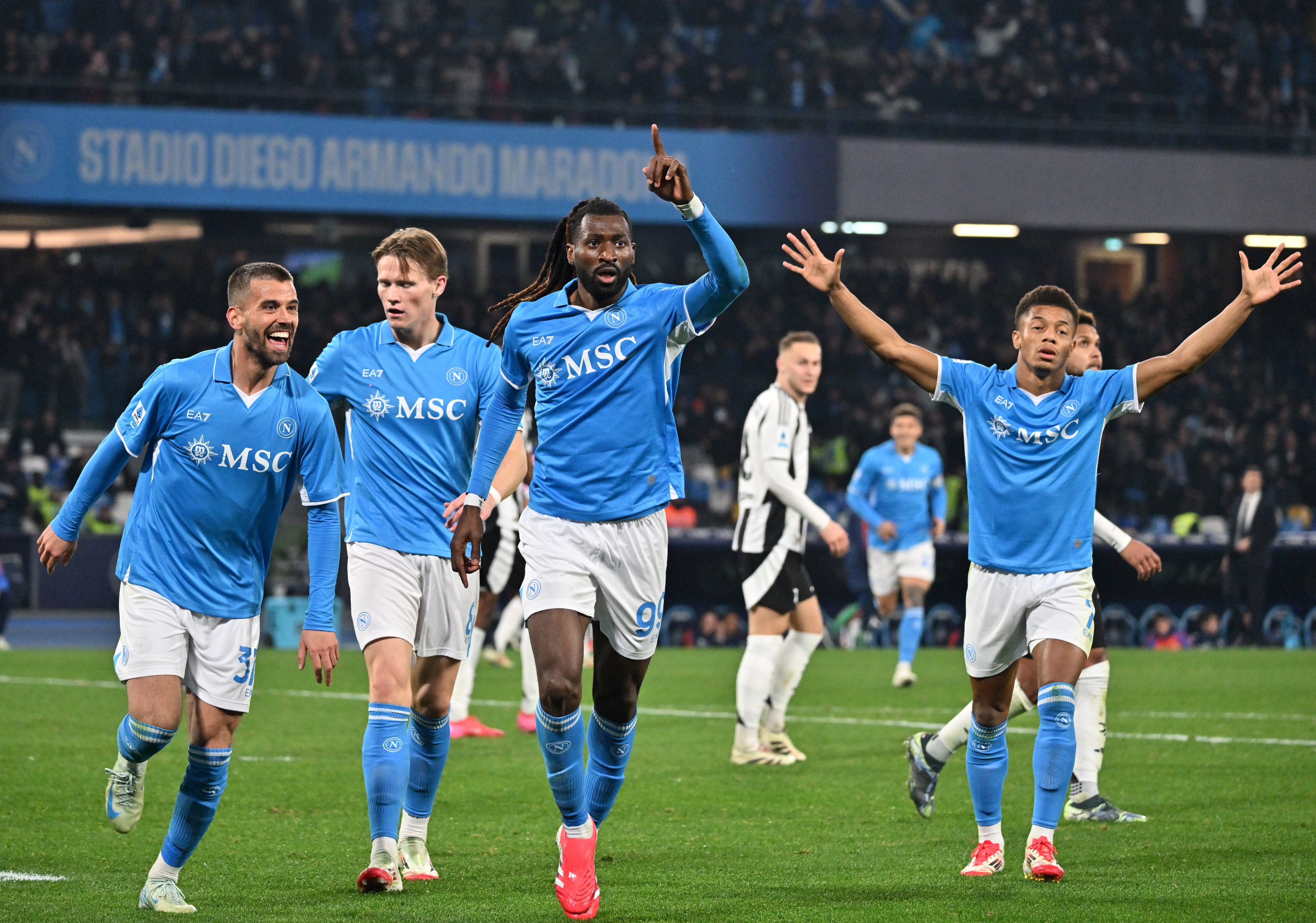 意甲争冠战尤文图斯2-1击败那不勒斯 意甲争冠战尤文图斯2-1击败那不勒斯