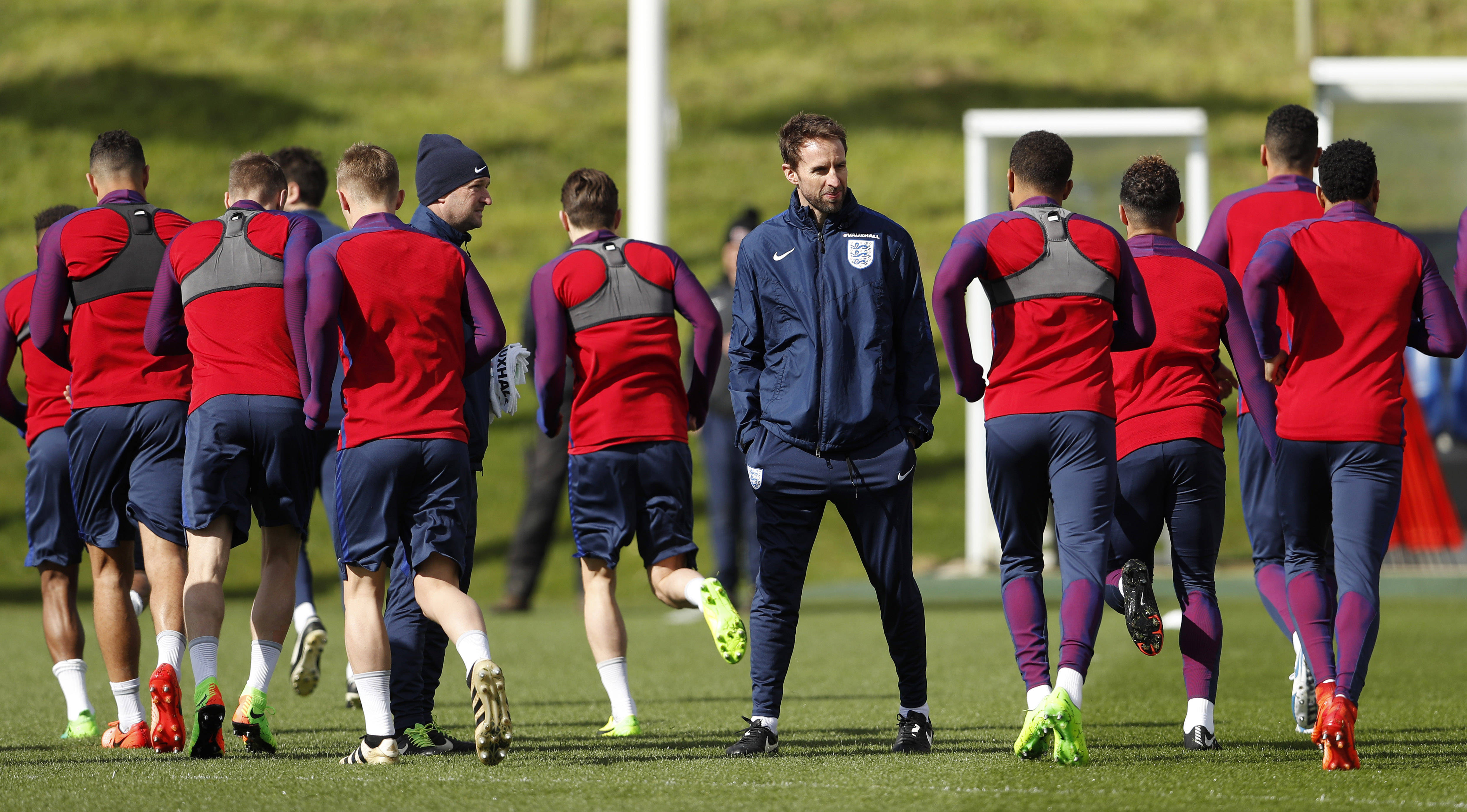 英格兰队客场击败阿尔巴尼亚队,豪取胜利 英格兰队客场击败阿尔巴尼亚队,豪取胜利