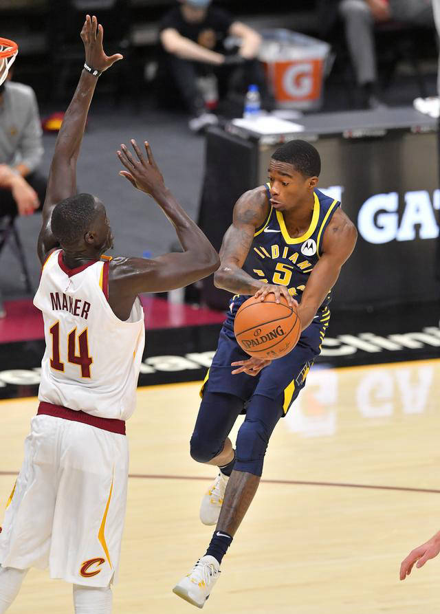 步行者在主场上演胜利之舞，气势如虹