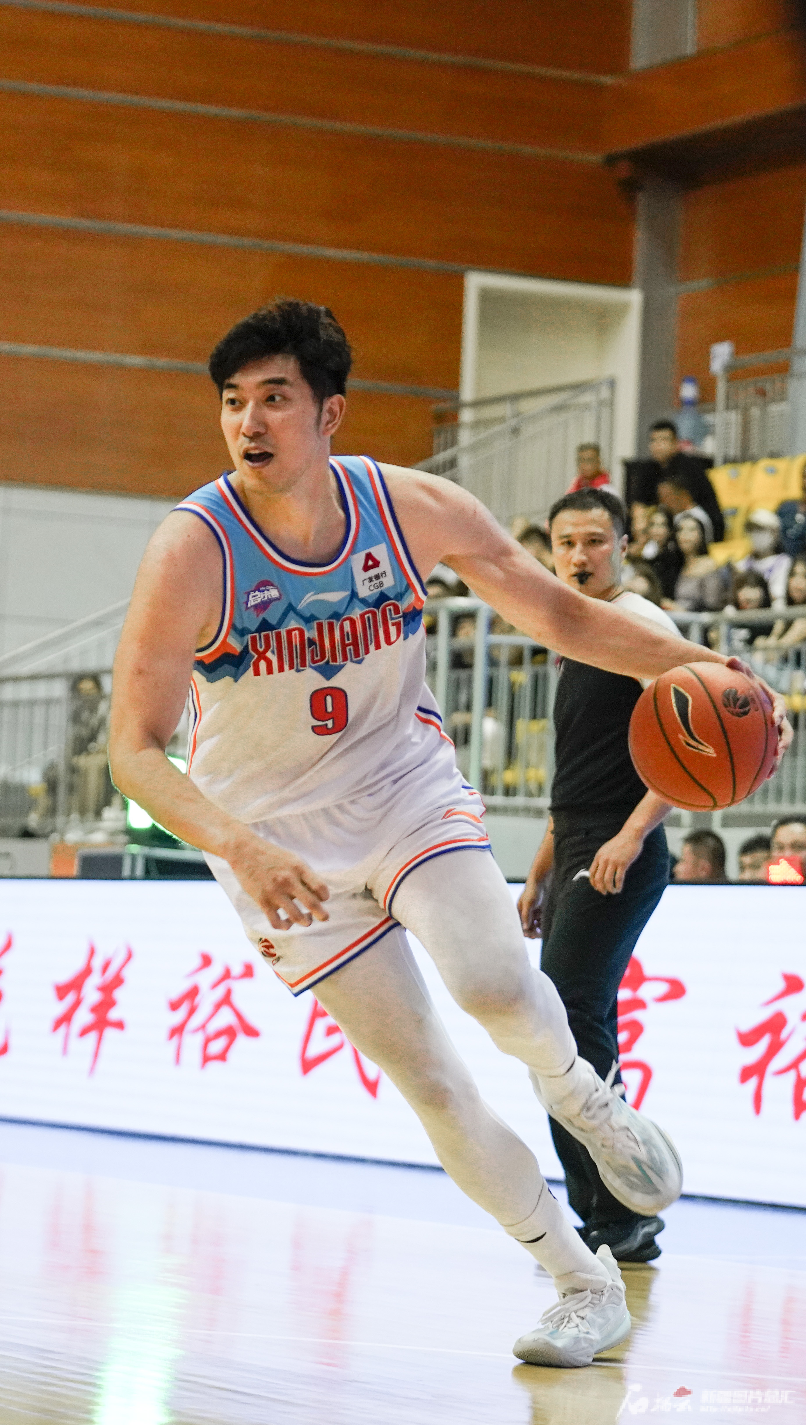 新疆男篮取得胜利，实力不容小觑